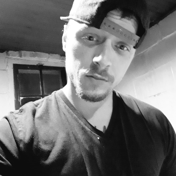 Meet your Posher, Chris - Picture 1 of 1